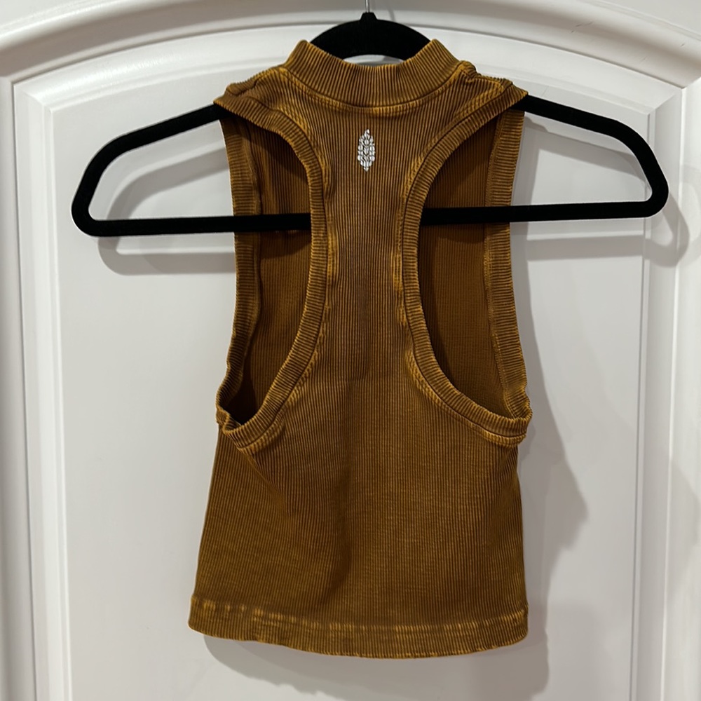 Free People free Movement muscle top size M-L - Picture 2 of 10